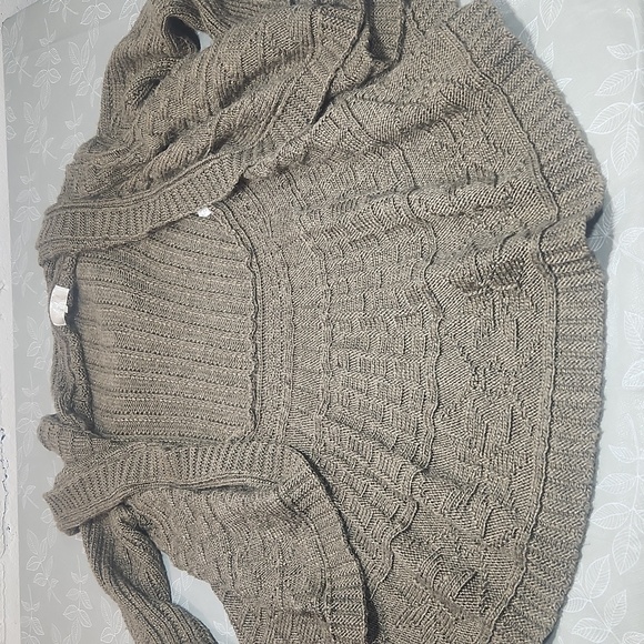 ESHA Cardigan - Picture 1 of 7